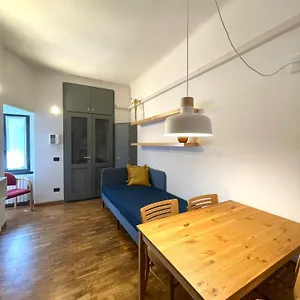Easy - And Navigli 2* Milán